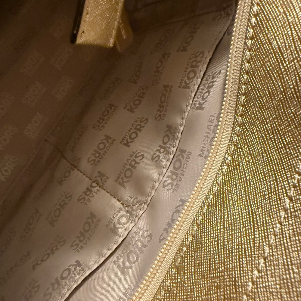 MICHAEL KORS SHOULDER BAG EXCELLENT CONDITION - Picture 16 of 17